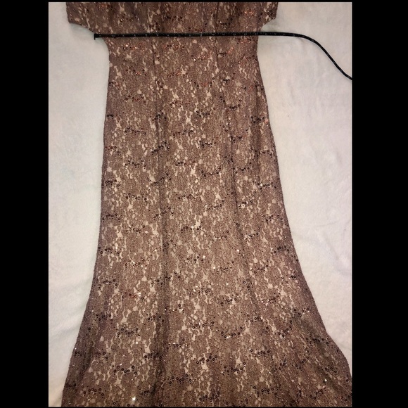 Beautiful champagne w/ gold sequins prom dress! 🥰 - Picture 6 of 11